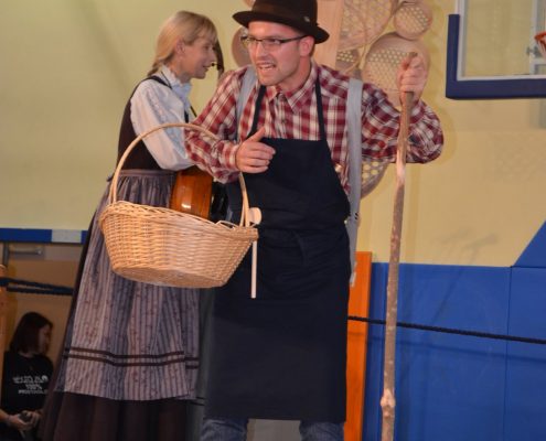 44932947_285625915388831_3817656001163689984_o